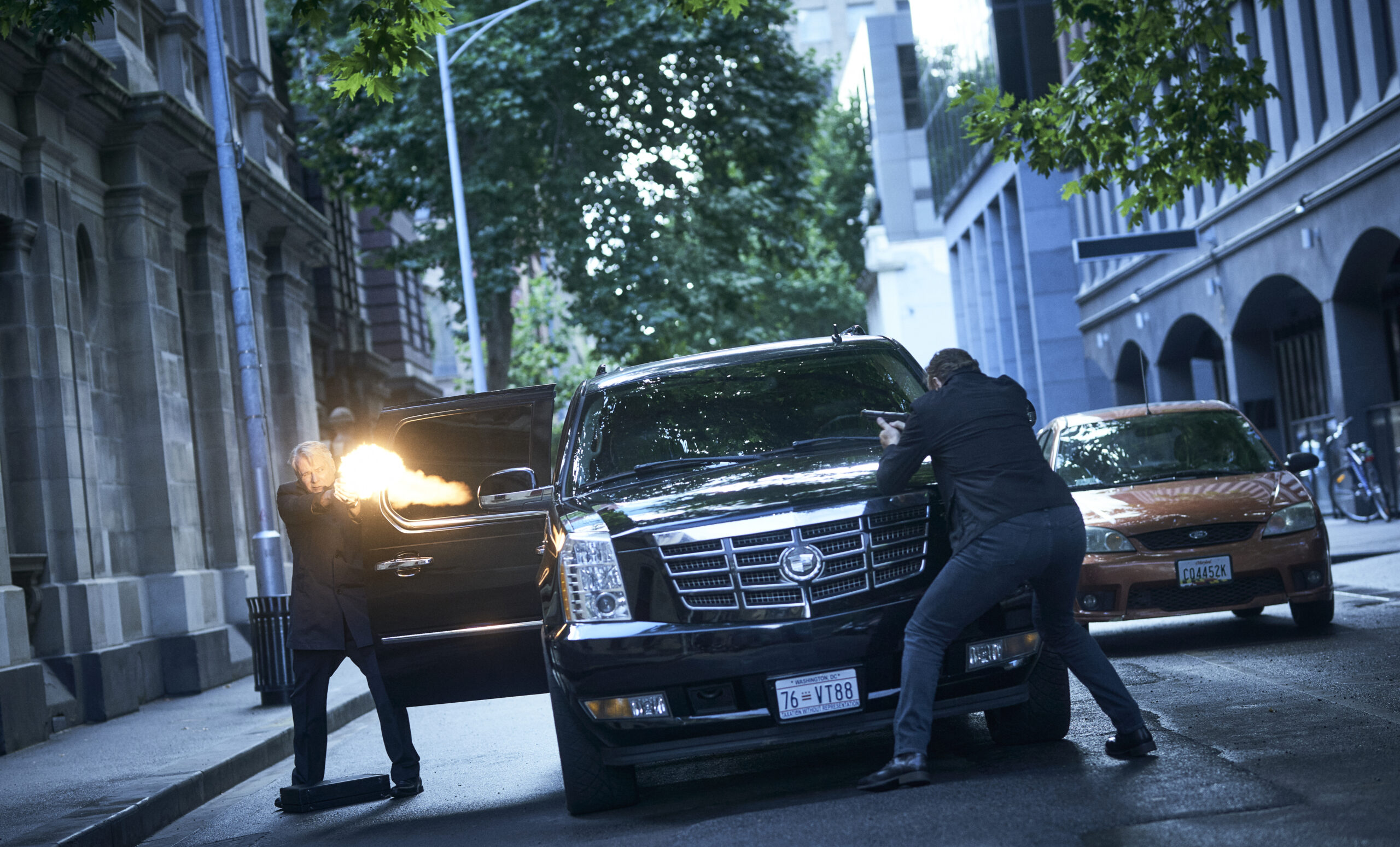 BLACKLIGHT_BILL ROBINSON (Aidan Quinn) and TRAVIS BLOCK (Liam Neeson)_credit Ben King_0032